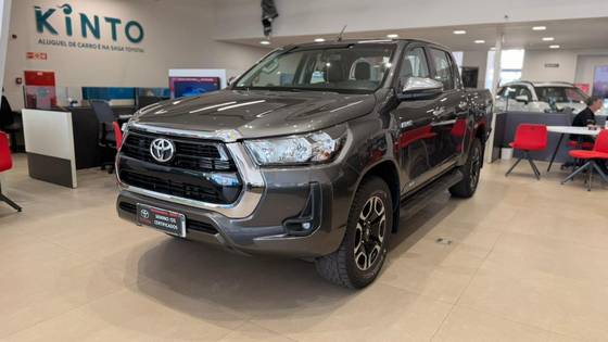 TOYOTA HILUX 2.8 D-4D TURBO DIESEL CD SRV 4X4 AUTOMÁTICO